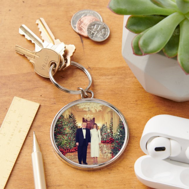 Trump US President White House Christmas  Keychain (Desk)