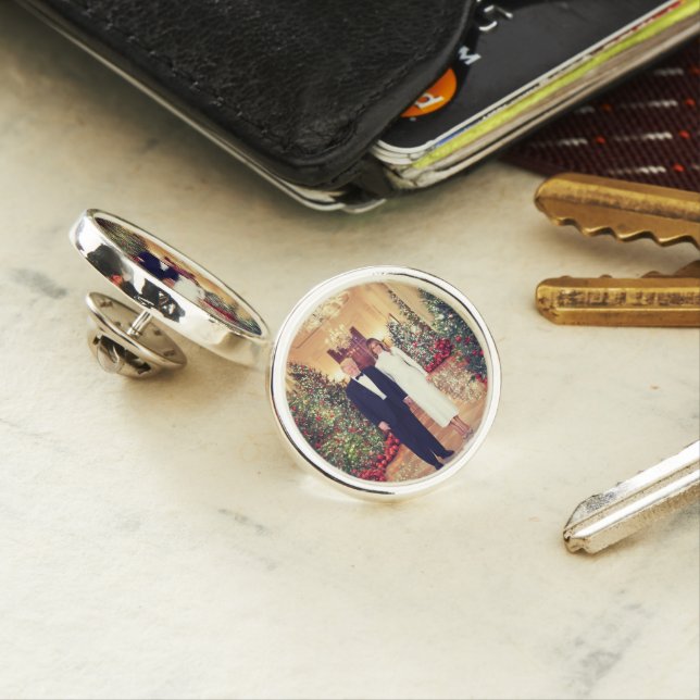 Trump US President White House Christmas  Lapel Pin (In Situ)