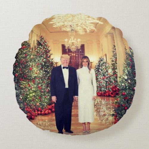 Trump US President White House Christmas  Round Pillow