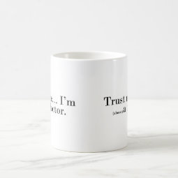 Tazza Umoristica Per Studenti Di Medicina – "Trust Me I'm Almost A Doctor" – Ceramica 325 Ml, Lavabile In Lavastoviglie