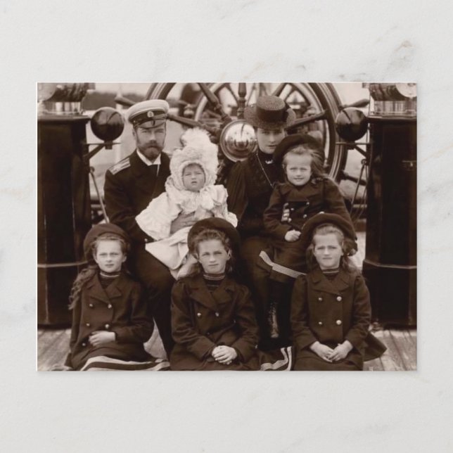 Tsar & Tsarina of Russia with children Romanov Postcard (Front)