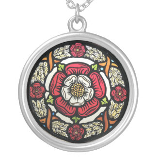 Tudor roses necklace