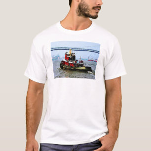 Tugboat at Penn's Land Philadelphia, PA T-Shirt