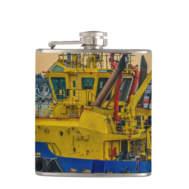 Tugboat sailing at river, montevideo, uruguay flask (Front)