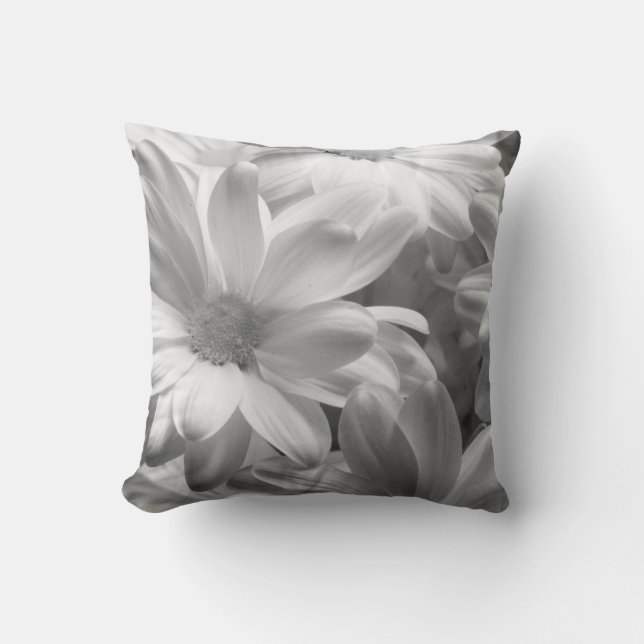 Tulips in Keukenhof Gardens, Holland. 2 Throw Pillow (Front)