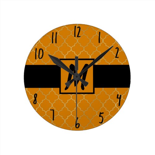 Turmeric Yellow &amp; Gold Quatrefoil Monogrammed Round Clock