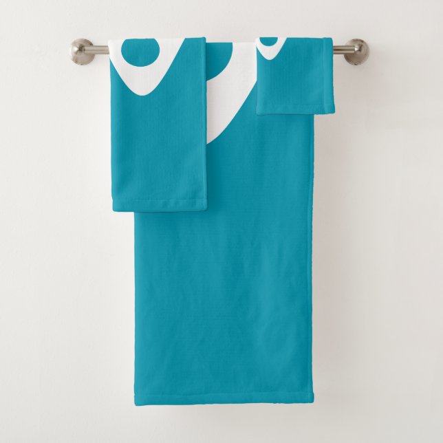 Turquoise Blue soft wave and bubbles Bath Towel Set (Insitu)