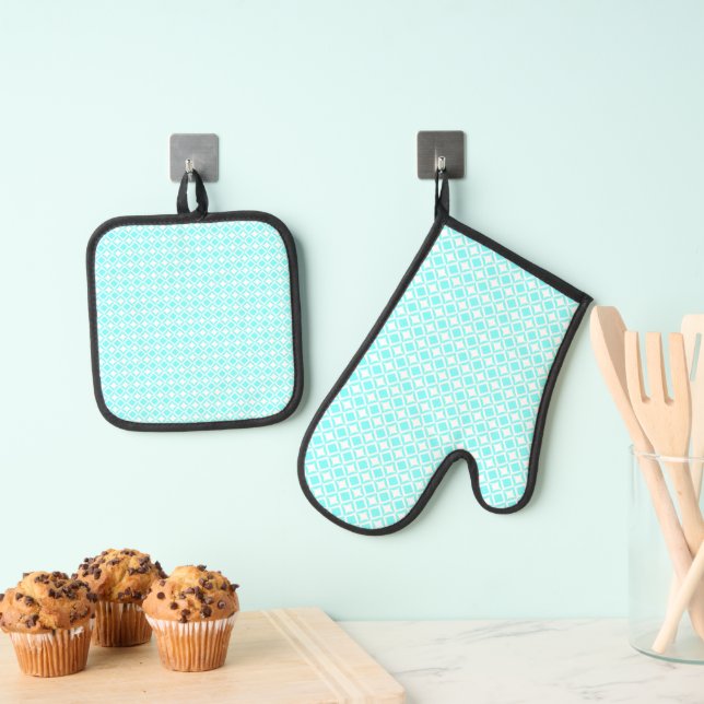 Turquoise Oven Mitt & Pot Holder Set (Insitu(Hanging))