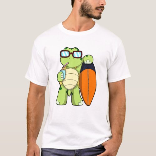 Turtle as Surfer with Surfboard  Drink T_Shirt