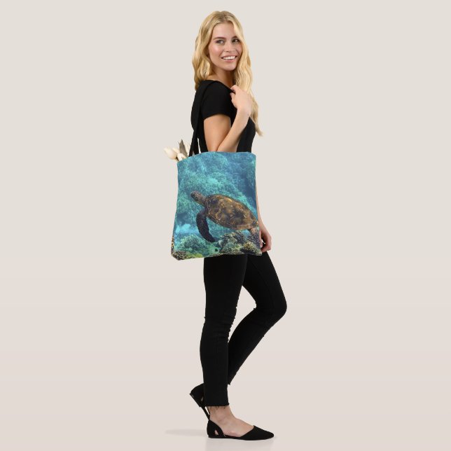turtle in the sea tote bag (On Model)