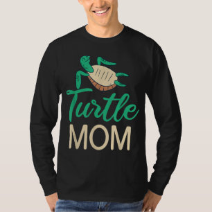 Turtle Mom Cute Sea Turtle Lover T-Shirt