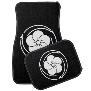 Twisted plum blossom in pine needles ring car floor mat