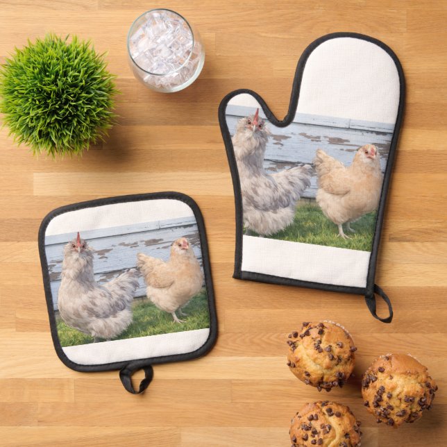 Two Chickens Farmhouse Oven Mitt & Pot Holder Set (Top Down)
