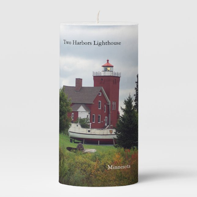 Two Harbors Lighthouse & Boat candle (Front)