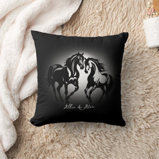 Two horses in love black white horse lover couple throw pillow (Blanket)