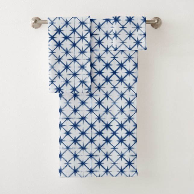 Two images showcasing a towel set (Creator Uploaded)