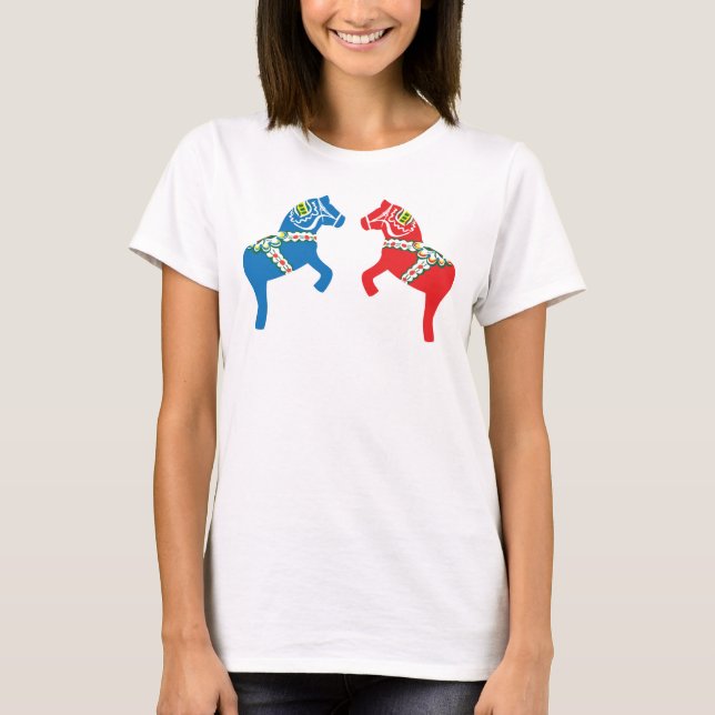 Two opposing Dalarian horses - dalahästar T-Shirt (Front)
