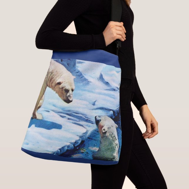 two polar bears print crossbody bag (Close Up)