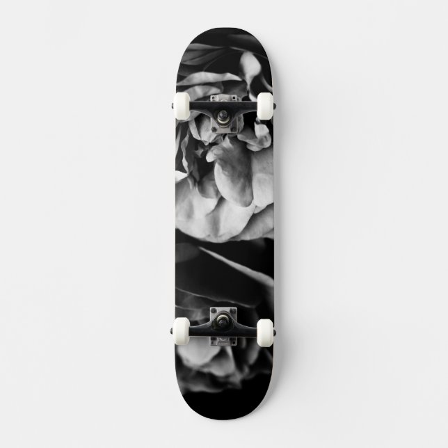 two roses skateboard deck (Front)