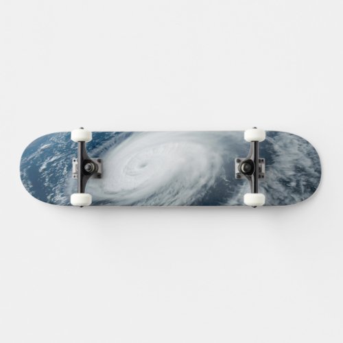 Typhoon Hinnamnor Skateboard