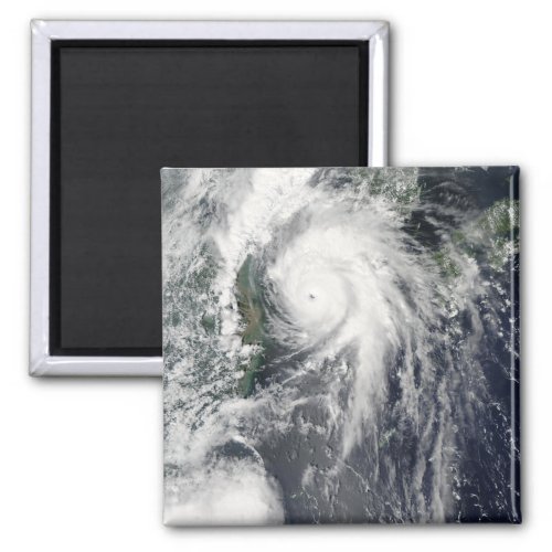 Typhoon Kompasu Magnet