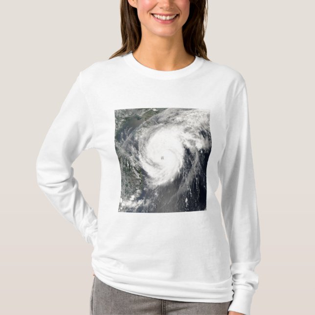 Typhoon Neoguri approaching China 2 T-Shirt (Front)