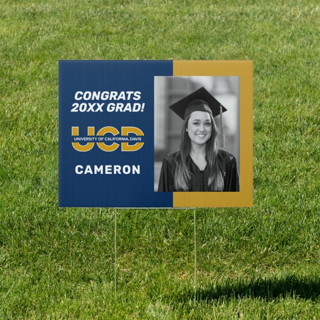 UCD Wordmark | Congrats Grad Sign (Insitu)