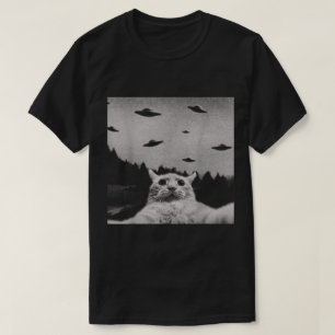 UFO Cat Encounter Meme Design T-Shirt