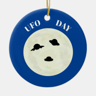 UFO Day Look Up Ornament