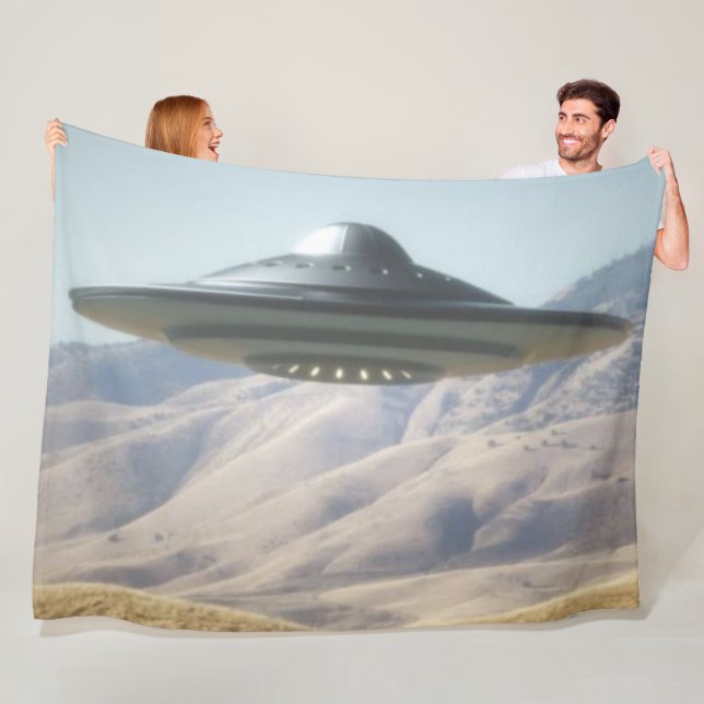 UFO FLEECE BLANKET (In Situ)