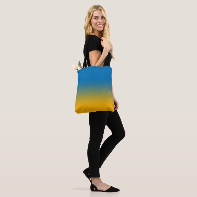 Ukraine, colors of freedom tote bag (On Model)