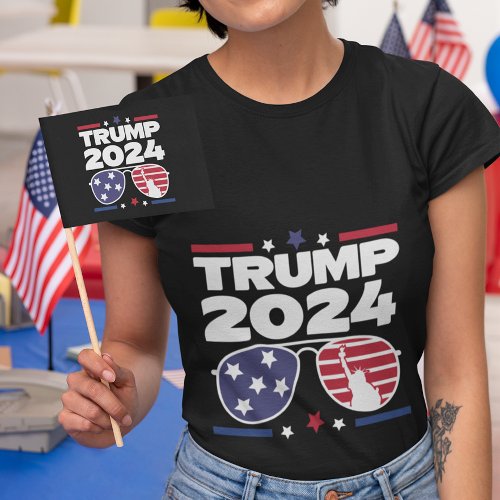 Ultra Maga King Trump 2024 T_Shirt