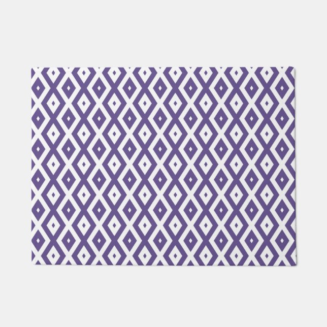 Ultra violet and white diamond pattern doormat (Front)