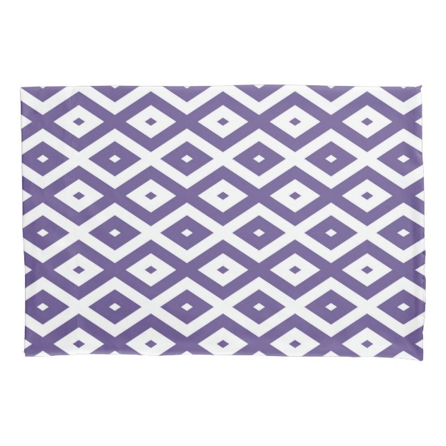 Ultra violet and white diamond pattern pillow case (Front)