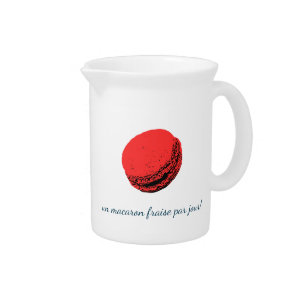 un macaron fraise par jour! beverage pitcher