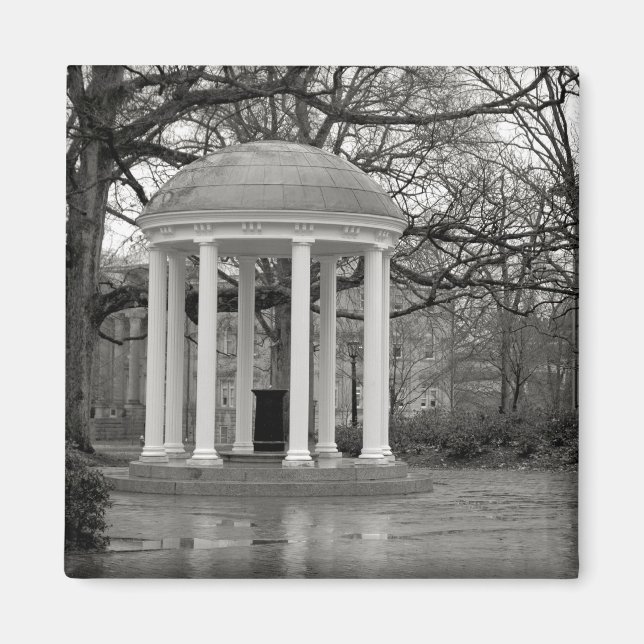 UNC Old Well Magnet (Front)