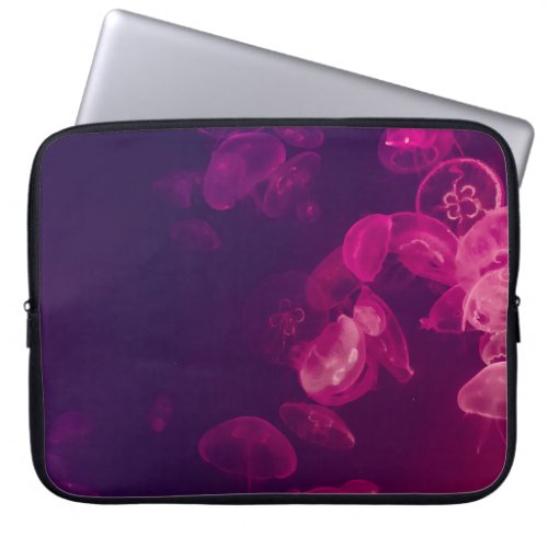 UNDERWATER PHOTOGRAPHY OF JELLYFISH LAPTOP SLEEVE