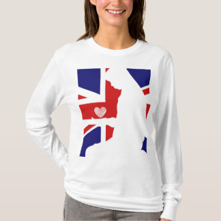 Union Jack Muslim women praying with a heart T-Shirt
