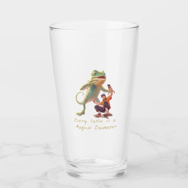 Urban Glide – Selfie with a Giant Chameleon Glass (Front)