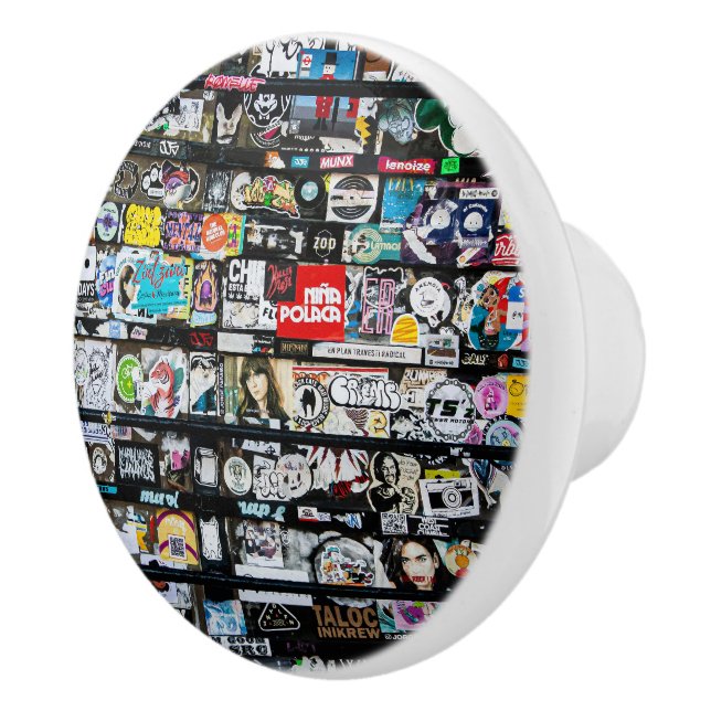 Urban Sticker Wall Ceramic Knob (Right)