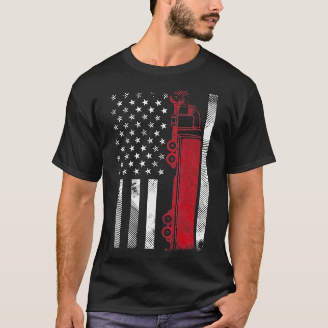 US American Flag Semi Truck Driver 18 Wheeler T-Shirt (Front)
