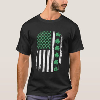 Us American Flag With Shamrocks For St Patricks Da T-Shirt