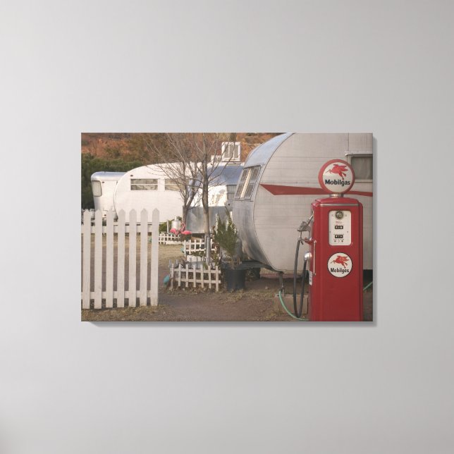 USA, Arizona, Bisbee: Shady Dell Motel, All Canvas Print (Front)