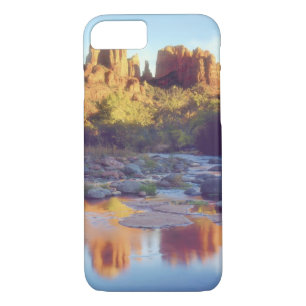USA, Arizona, Sedona. Cathedral Rock reflecting iPhone 8/7 Case