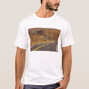 USA, California. Winding country road. Credit T-Shirt