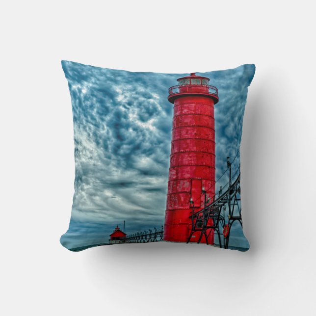 USA, Grand Haven, Michigan, lighthouse Throw Pillow (Front)