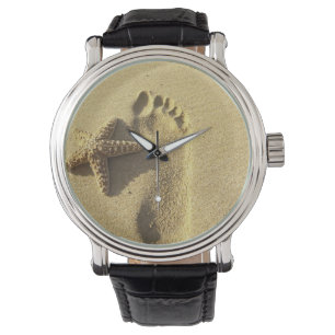 USA, Hawaii, Maui, Makena Beach, Footprint and Watch