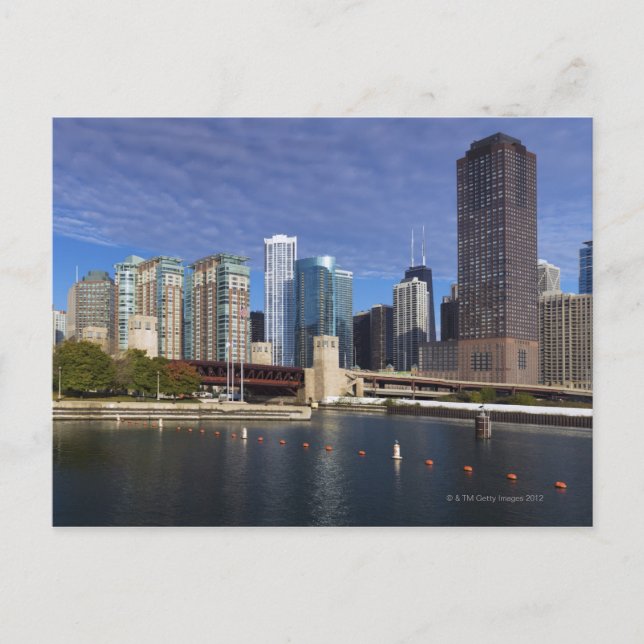 USA, Illinois, Chicago skyline across river Postcard (Front)