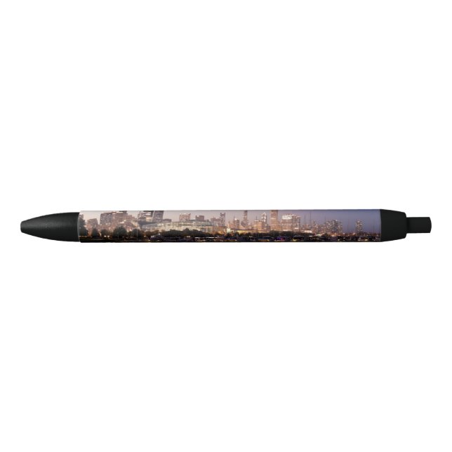 USA, Illinois, Chicago skyline at dusk Pen (Front)