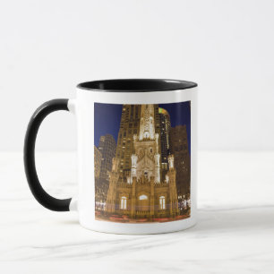 USA, Illinois, Chicago, Water Tower illuminated Mug